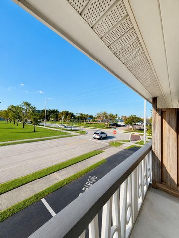 510 Lake Shore Drive 20, Lake Park, FL 33403