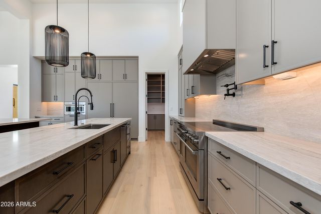 6145 E Gold Dust Avenue, Paradise Valley, AZ 85253