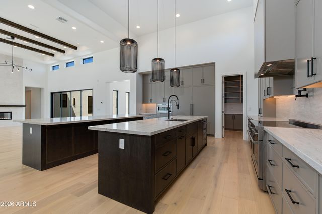 6145 E Gold Dust Avenue, Paradise Valley, AZ 85253