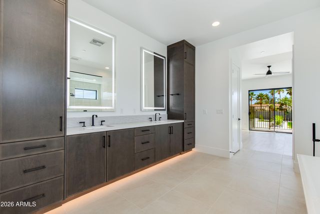 6145 E Gold Dust Avenue, Paradise Valley, AZ 85253