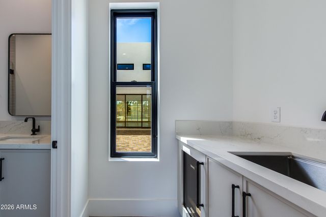 6145 E Gold Dust Avenue, Paradise Valley, AZ 85253