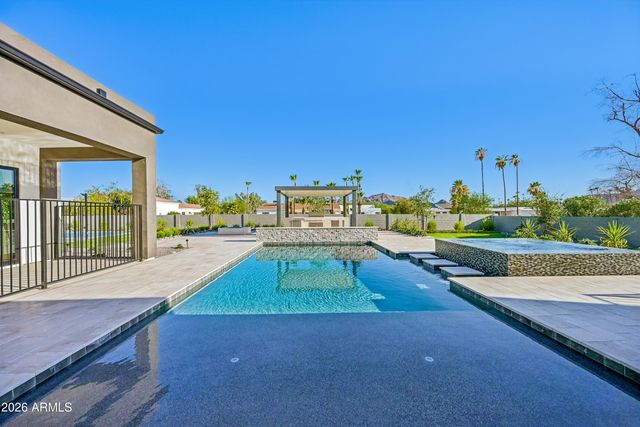 6145 E Gold Dust Avenue, Paradise Valley, AZ 85253