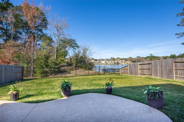 638 Paisley Harbor Court, Conroe, TX 77304