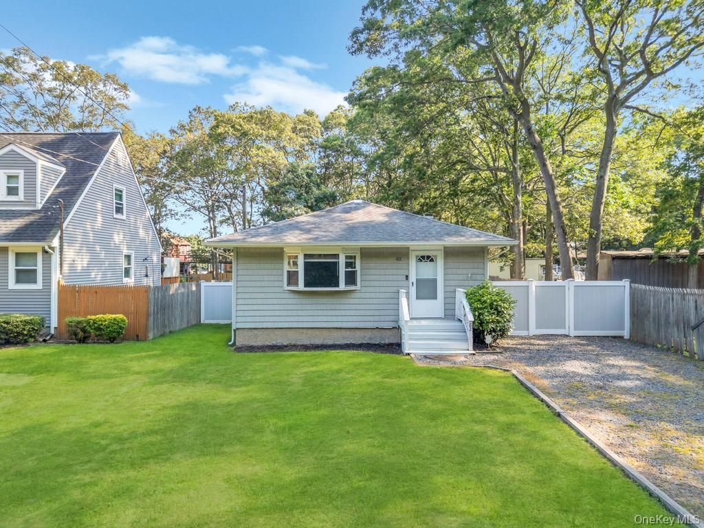 62 Eleanor Avenue, Mastic, NY 11950