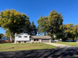 9430 Burning Tree Drive, Saginaw, MI 48609