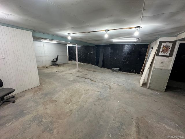 201 Sunrise Highway, Lynbrook, NY 11563
