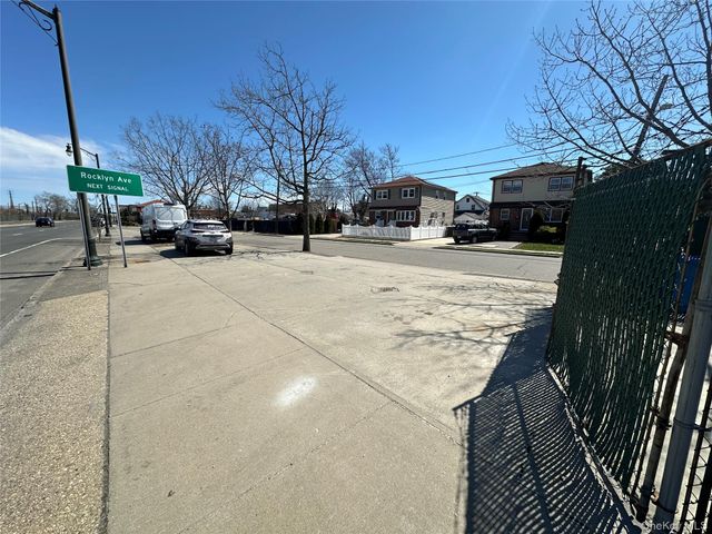 201 Sunrise Highway, Lynbrook, NY 11563