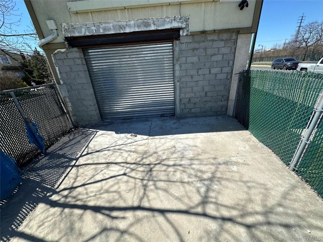 201 Sunrise Highway, Lynbrook, NY 11563