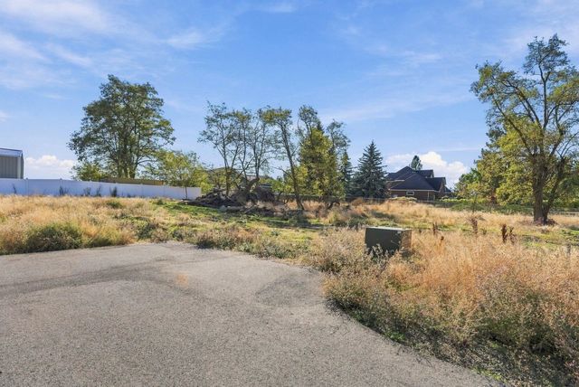 8608 N Panorama Dr, Spokane, WA 99208