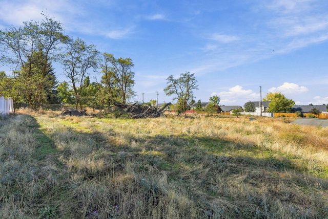 8608 N Panorama Dr, Spokane, WA 99208