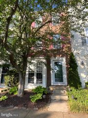 21103 FOOTSTEP TER, Ashburn, VA 20147
