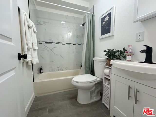 3123 W 67th Street, Los Angeles, CA 90043