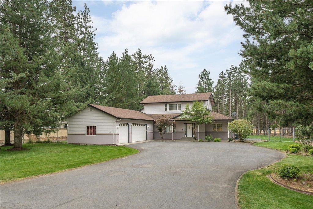 210 W Paradise Rd, Cheney, WA 99004