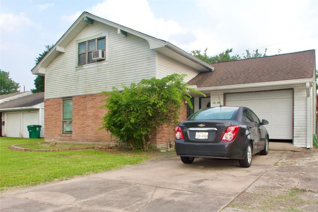10406 Broadstairs Street, Houston, TX 77013