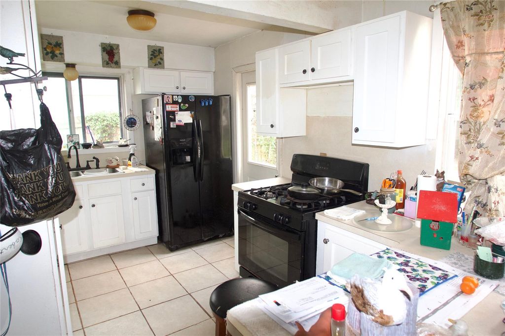 10406 Broadstairs Street, Houston, TX 77013