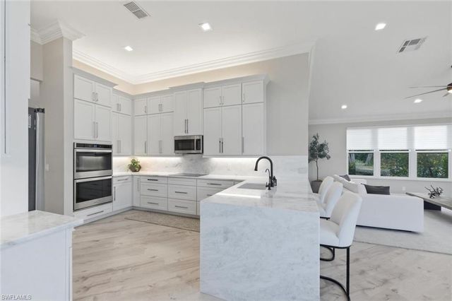 2179 Canary Island CV, Naples, FL 34119