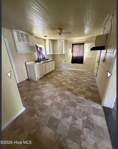 704 E Washington Avenue, Kinston, NC 28501