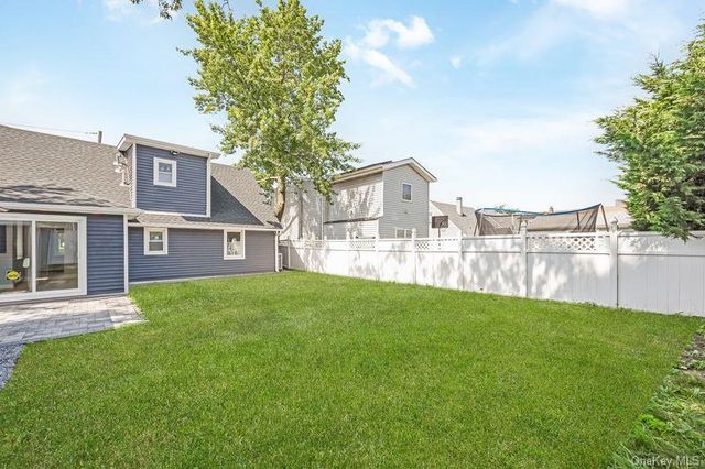 335 Peninsula Boulevard, Cedarhurst, NY 11516