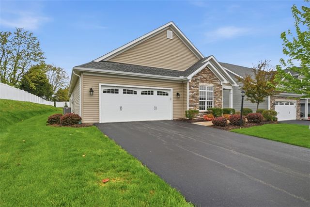 401 Northview Dr, Lancaster Twp, PA 16037