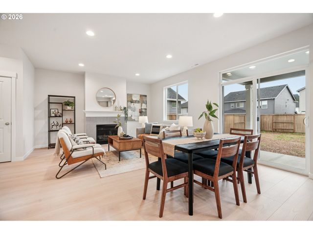 24411 Sw WHITE OAK Ter, Sherwood, OR 97140