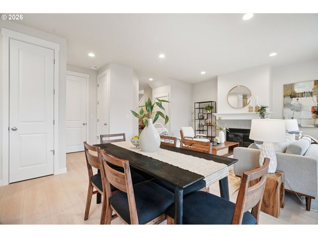 24411 Sw WHITE OAK Ter, Sherwood, OR 97140