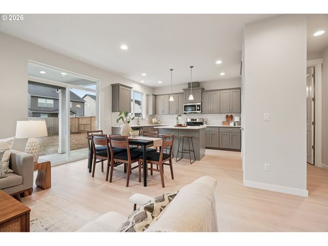 24411 Sw WHITE OAK Ter, Sherwood, OR 97140