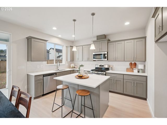 24411 Sw WHITE OAK Ter, Sherwood, OR 97140