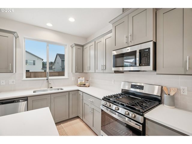 24411 Sw WHITE OAK Ter, Sherwood, OR 97140