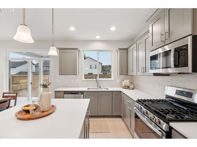 24411 Sw WHITE OAK Ter, Sherwood, OR 97140