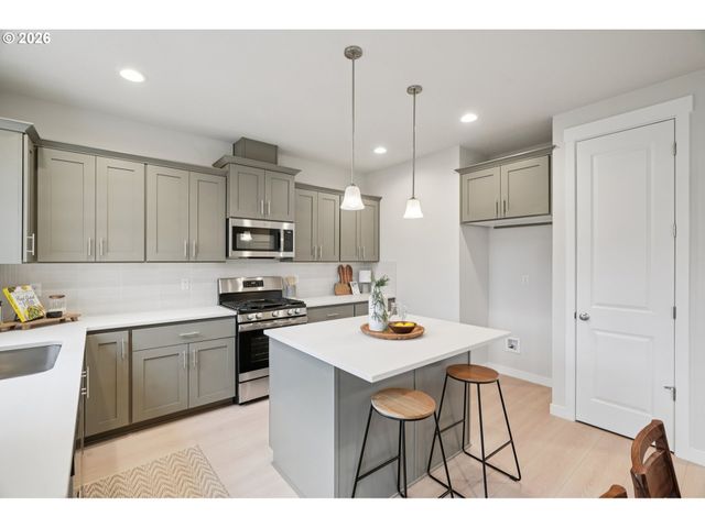 24411 Sw WHITE OAK Ter, Sherwood, OR 97140