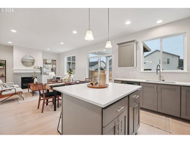 24411 Sw WHITE OAK Ter, Sherwood, OR 97140