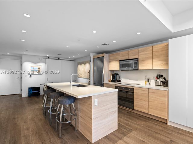 16385 Biscayne Blvd 3103, North Miami Beach, FL 33160