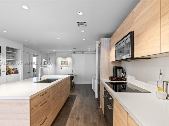 16385 Biscayne Blvd 3103, North Miami Beach, FL 33160