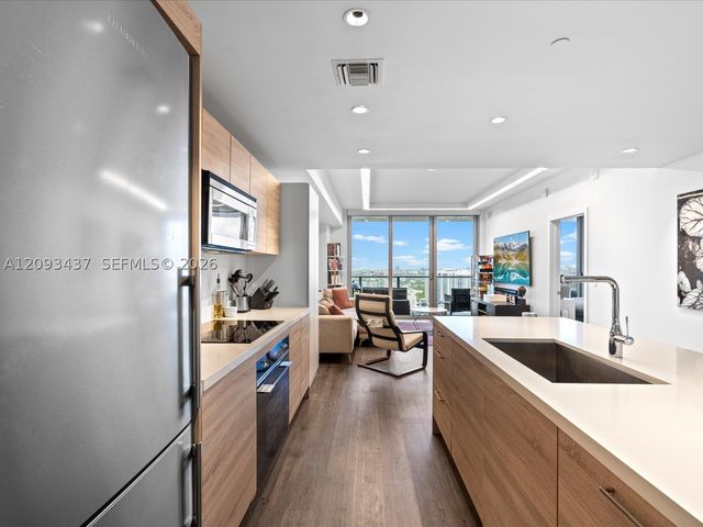 16385 Biscayne Blvd 3103, North Miami Beach, FL 33160