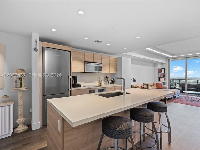 16385 Biscayne Blvd 3103, North Miami Beach, FL 33160