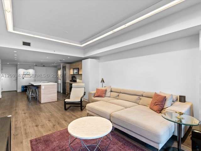 16385 Biscayne Blvd 3103, North Miami Beach, FL 33160