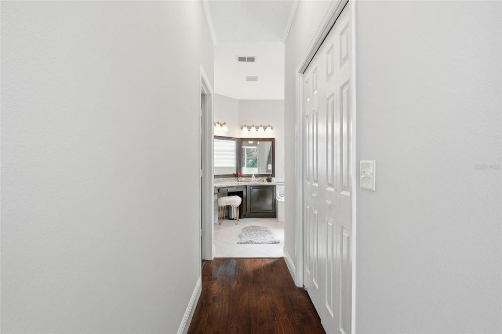 Image 13 of property listing at 930 OAK CHASE DRIVE, Orlando, FL 32828