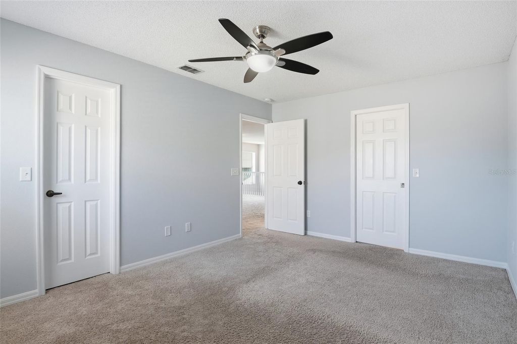 Image 21 of property listing at 930 OAK CHASE DRIVE, Orlando, FL 32828