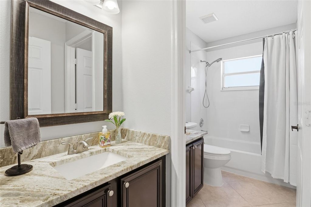 Image 22 of property listing at 930 OAK CHASE DRIVE, Orlando, FL 32828