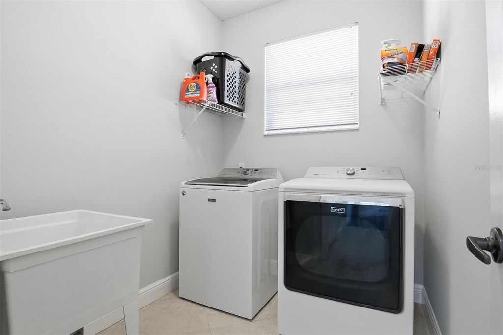 Image 23 of property listing at 930 OAK CHASE DRIVE, Orlando, FL 32828