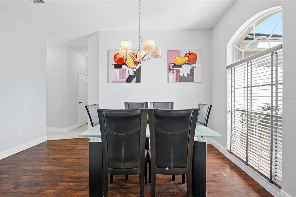 Image 10 of property listing at 930 OAK CHASE DRIVE, Orlando, FL 32828