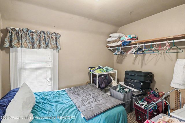 1233 N Eifert Road, Holt, MI 48842