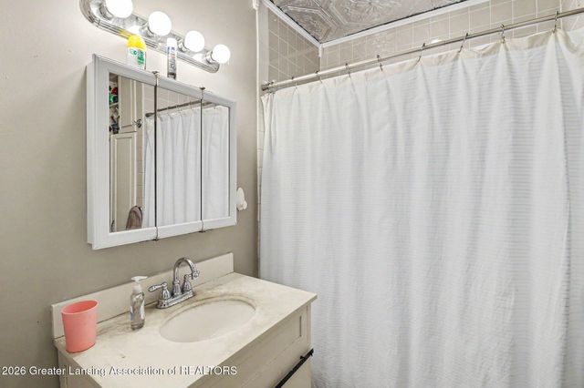 1233 N Eifert Road, Holt, MI 48842