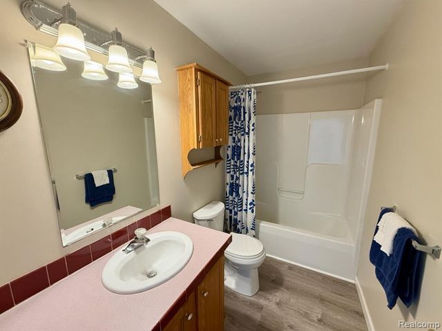 8205 Harrow Court, Northville, MI 48167
