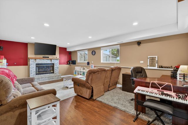25557 S Mallard Drive, Channahon, IL 60410
