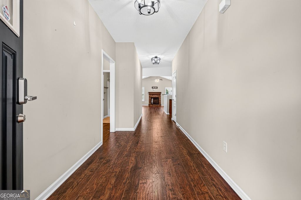 305 Victory Circle, Commerce, GA 30529 — photo 3