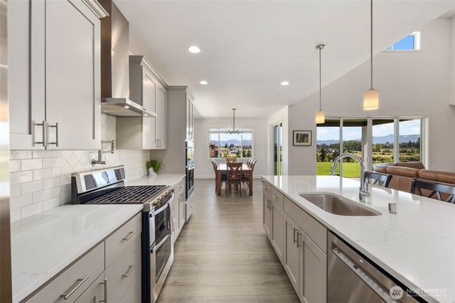 6917 232nd Avenue E, Buckley, WA 98321