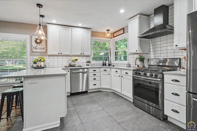 1526 Vermont, Lawrence, KS 66044