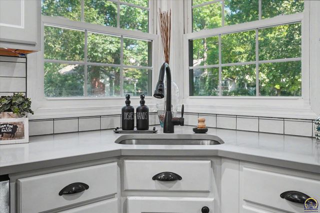 1526 Vermont, Lawrence, KS 66044