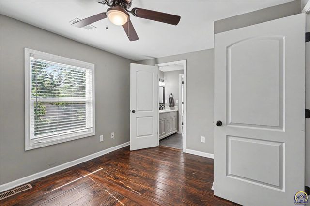 1526 Vermont, Lawrence, KS 66044